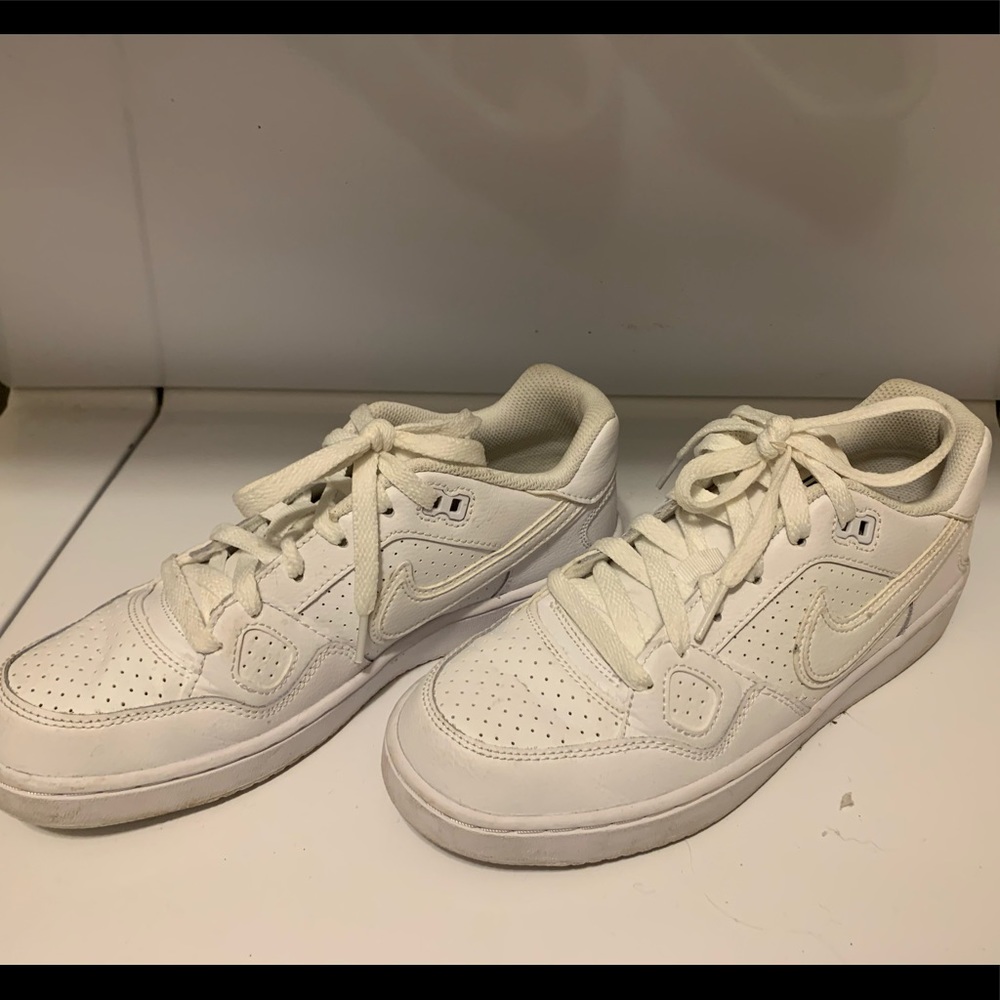 Kids white Nike’s